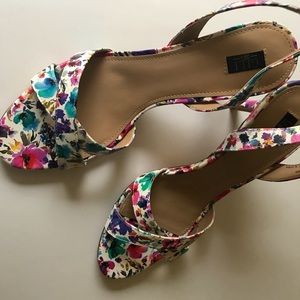 Floral print high heel leather strappy sandals.